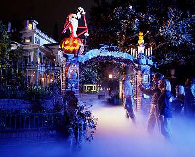 Haunted-Mansion-Holiday