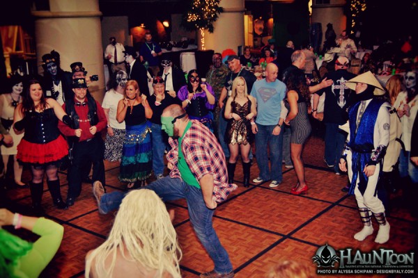 RESIZED-HAUNTCON (302)