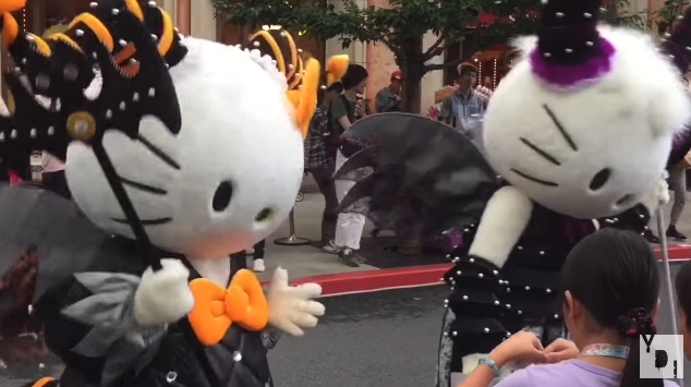 Behind The Thrills  Hello Kitty Makes Her Universal Studios Hollywood  Debut! Behind The Thrills